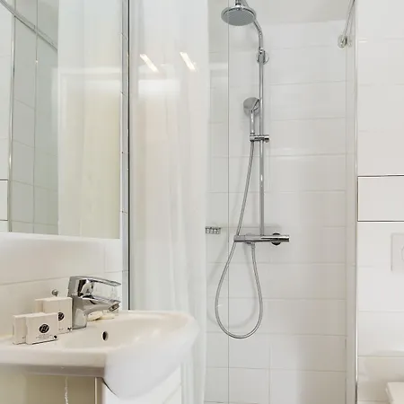 Otel Du Lion D'or Louvre 3*