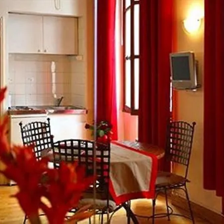Otel Du Lion D'or Louvre 3*
