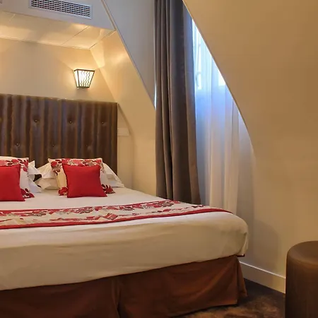 Отель Lion D'or 3*